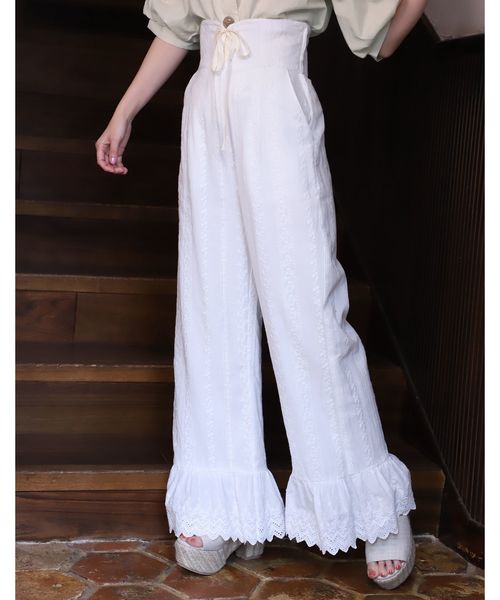 one after another NICE CLAUP(ワンアフターアナザーナイスクラップ)の「サスペンダー付レースアップワイドパンツ(その他パンツ・レディース・ブラック/ブラウン/オフホワイト/ブルー・FREE)」の2枚目の写真