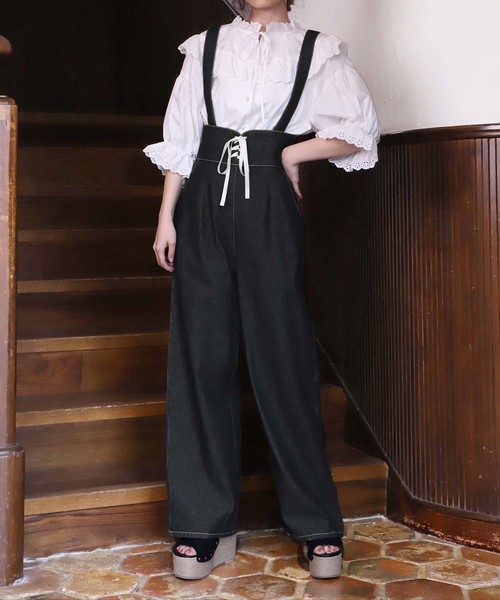 one after another NICE CLAUP(ワンアフターアナザーナイスクラップ)の「サスペンダー付レースアップワイドパンツ(その他パンツ・レディース・ブラック/ブラウン/オフホワイト/ブルー・FREE)」の3枚目の写真