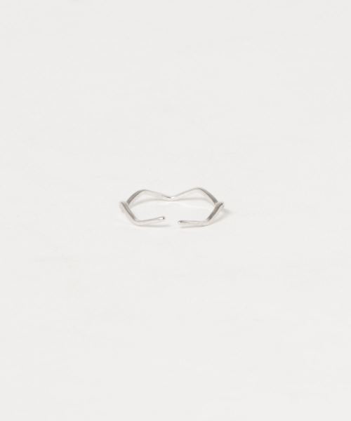 Fun & Daily（ファンアンドデイリー）の「F&D : Wave Ring S925（リング・レディース・シルバー・FREE）」の2枚目の写真