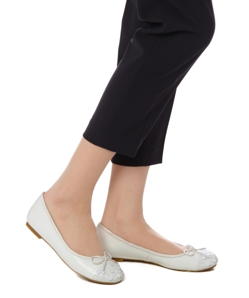 PEPITA D'ORO（ペピータドロ）の「ペピータ ドロ/P スワニー CT10#（バレエシューズ・レディース・ホワイト/ネイビー/ライトピンク/ブラック・24.5cm/23.5cm/22cm/25cm/22.5cm/24cm/21.5㎝/23cm）」の16枚目の写真