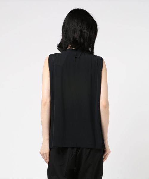 NARACAMICIE（ナラカミーチェ）の「合繊スムースランダムタックプルオーバーブラウス（Tシャツ/カットソー・レディース・ホワイト/ブラック・LARGE/MEDIUM）」の3枚目の写真