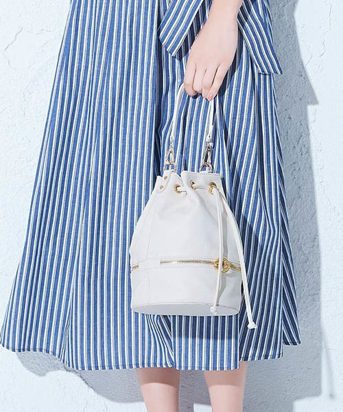 Pierrot（ピエロ）の「2wayデザイン巾着バッグ（トートバッグ・レディース・ホワイト/グレイッシュベージュ/グリーン・FREE）」の17枚目の写真