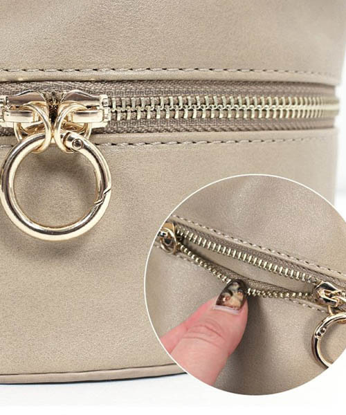 Pierrot（ピエロ）の「2wayデザイン巾着バッグ（トートバッグ・レディース・ホワイト/グレイッシュベージュ/グリーン・FREE）」の9枚目の写真