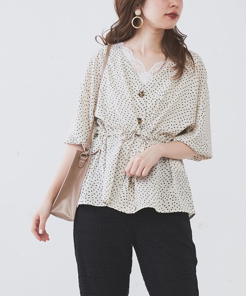 natural couture(ナチュラルクチュール)の「ウエストドロストVネックブラウス(シャツ/ブラウス・レディース・オフホワイト/ブラウン系その他/ドット/レンガ・FREE)」の4枚目の写真