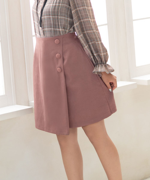 Newlyme（ニューリーミー）の「３ボタン台形ラップスカート（スカート・レディース・ブラック/ボルドー/ブラック系その他/ブラウン系その他/パープル系その他/ブラウン系その他2/ピンク系その他/ベージュ系その他/ブラック系その他2/ベージュ系その他2/グリーン系その他/ブラック系その他3・MEDIUM/LARGE）」の10枚目の写真