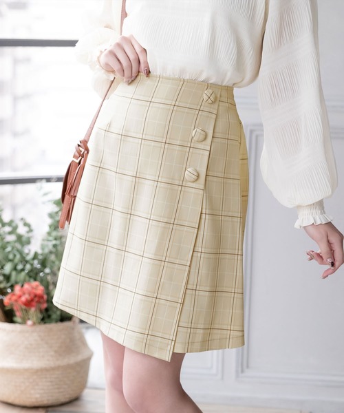 Newlyme（ニューリーミー）の「３ボタン台形ラップスカート（スカート・レディース・ブラック/ボルドー/ブラック系その他/ブラウン系その他/パープル系その他/ブラウン系その他2/ピンク系その他/ベージュ系その他/ブラック系その他2/ベージュ系その他2/グリーン系その他/ブラック系その他3・MEDIUM/LARGE）」の9枚目の写真