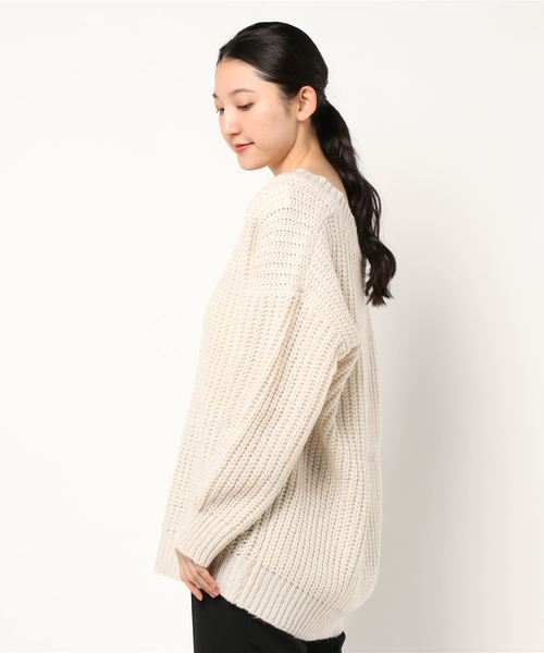 archives（アルシーヴ）の「深VネックBIGプルオーバー（ニット/セーター・レディース・オフホワイト/グリーン/モカ・MEDIUM）」の4枚目の写真