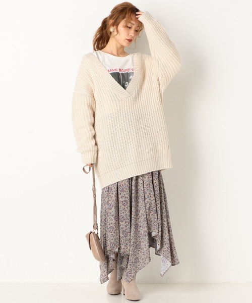 archives（アルシーヴ）の「深VネックBIGプルオーバー（ニット/セーター・レディース・オフホワイト/グリーン/モカ・MEDIUM）」の7枚目の写真