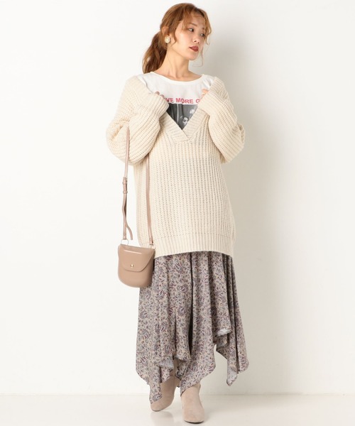 archives（アルシーヴ）の「深VネックBIGプルオーバー（ニット/セーター・レディース・オフホワイト/グリーン/モカ・MEDIUM）」の8枚目の写真