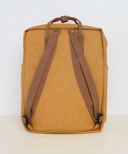 CIAOPANIC(チャオパニック)の「【The Sun And Classic/TSAC】Leather BOX 2WAY DAYPACK(バックパック/リュック・レディース・ブラック/ブラウン/ネイビー/キャメル・FREE)」の6枚目の写真
