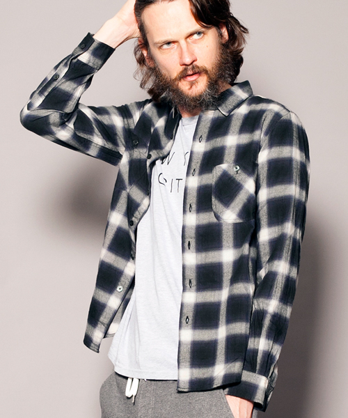 BEAUTY&YOUTH UNITED ARROWS(ビューティーアンドユースユナイテッドアローズ)の「【WEB限定】by ∴ オンブレ チェック レギュラーカラー シャツ ◆(シャツ/ブラウス・メンズ・レッド/イエロー/ケリー/ブラック・LARGE/SMALL/MEDIUM)」の2枚目の写真
