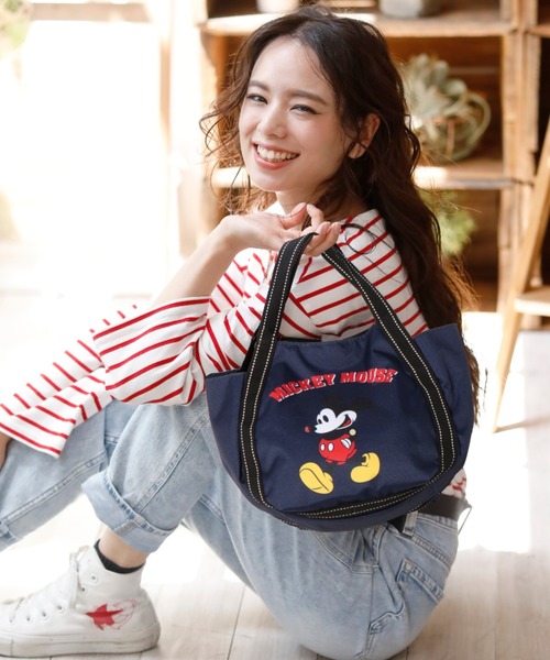 Disney(ディズニー)の「Disneyバルーンミニトートバッグ(トートバッグ・レディース・グレー/ホワイト系その他/ブラック系その他/ホワイト系その他2/ブラック系その他2/ブラック系その他3/ネイビー/ブルー/ブラック×ホワイト/レオパード/ブラック系その他4/ホワイト/ブラック/ホワイト系その他3/マルチ・FREE)」の13枚目の写真