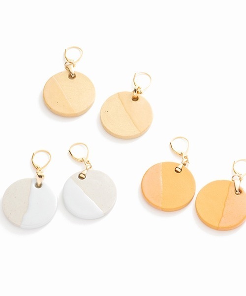 LAPUIS(ラピュイ)の「Lauis(ラピュイ)ARITA Bicolor Pierce(ピアス(両耳用)・レディース・ベージュ/オレンジ/ホワイト・FREE)」の4枚目の写真