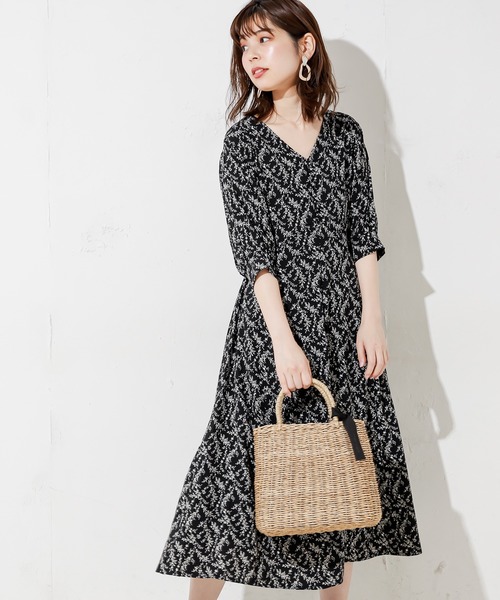 natural couture（ナチュラルクチュール）の「野花柄フレアワンピース（ワンピース・レディース・アイボリー/ブラック/ラベンダー・FREE）」の11枚目の写真