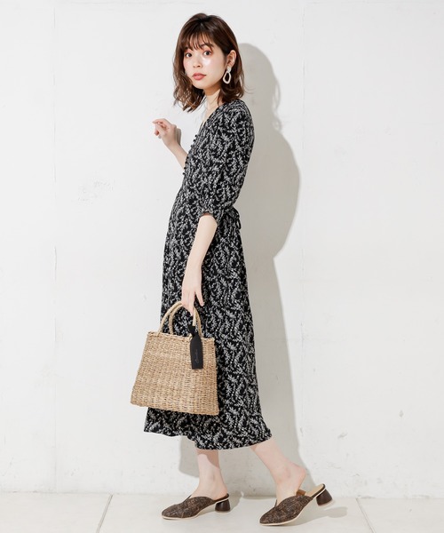 natural couture（ナチュラルクチュール）の「野花柄フレアワンピース（ワンピース・レディース・アイボリー/ブラック/ラベンダー・FREE）」の10枚目の写真