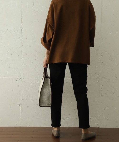 URBAN RESEARCH DOORS（アーバンリサーチドアーズ）の「ストレッチテーパードデニム（デニムパンツ・レディース・ブラック/インディゴブルー/ワンウォッシュ・38/36）」の14枚目の写真