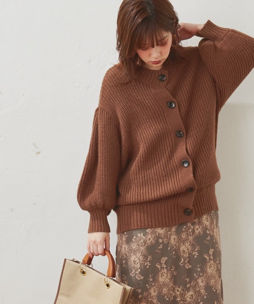 natural couture（ナチュラルクチュール）の「ぽわんスリーブ2WAYカーデ（ニット/セーター・レディース・ブラウン/ブルー/アイボリー/ライトベージュ/ブラック・FREE）」の3枚目の写真