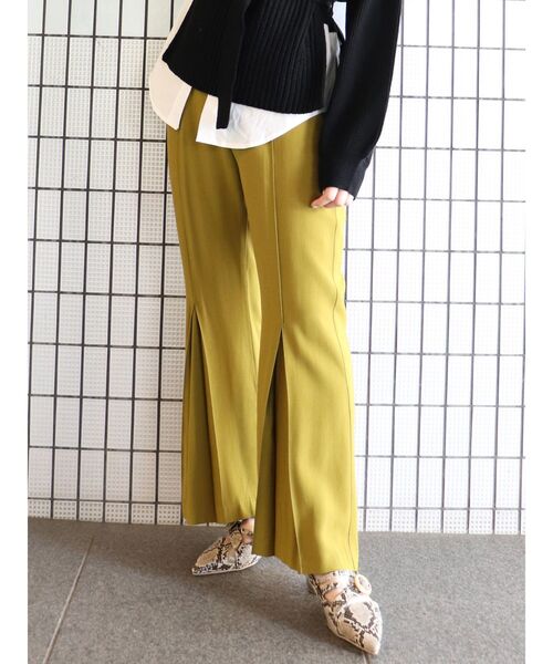 MURUA（ムルーア）の「ヘムタックフレアパンツ（その他パンツ・レディース・ブラック/カーキ/アイボリー・1/2）」の3枚目の写真