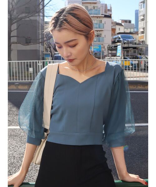 EMODA(エモダ)の「ドッキングスリーブショートトップ(シャツ/ブラウス・レディース・アイボリー/ブラック/オレンジ/ブルー・FREE)」の4枚目の写真