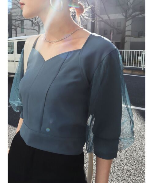 EMODA(エモダ)の「ドッキングスリーブショートトップ(シャツ/ブラウス・レディース・アイボリー/ブラック/オレンジ/ブルー・FREE)」の6枚目の写真