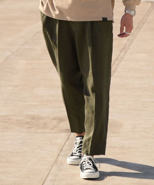 SHIPS(シップス)の「【WEB限定】SHIPS: リラックスフィット リネン アンクル イージー パンツ(スラックス・メンズ・ダークグレー/ナチュラル/グリーン/カーキ/ライトブルー/コバルトブルー・SMALL/MEDIUM/LARGE/X-LARGE)」の4枚目の写真