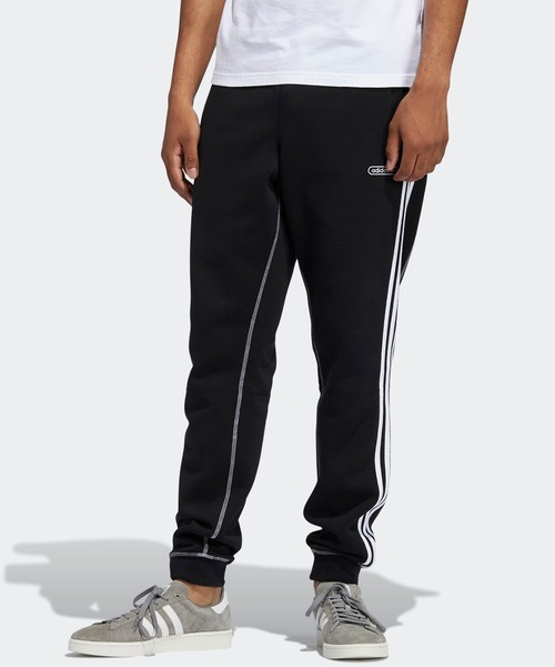 adidas（アディダス）の「コントラストステッチ スウェット