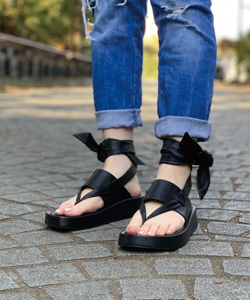 ASH（アッシュ）の「【MAMBA】BL スタッズサンダル（サンダル・レディース・ブラック・38/39/35/36/37）」の2枚目の写真