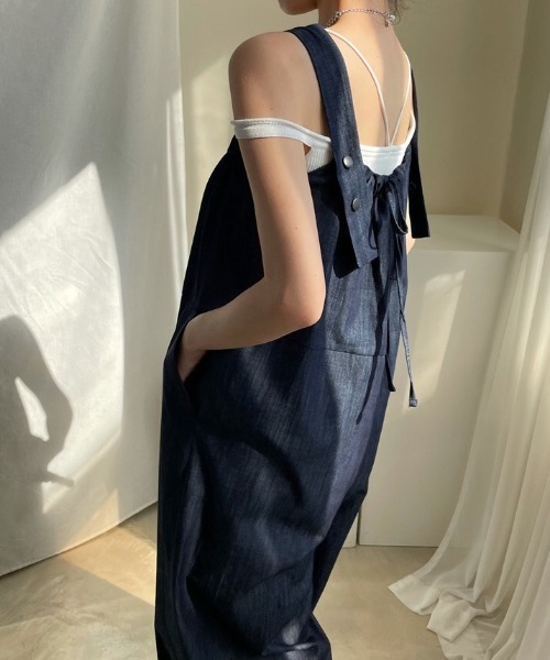ABITOKYO(アビトーキョー)の「麻ライクフロントギャザーワイドサロペットパンツ(つなぎ/オールインワン・レディース・ブラック/ベージュ/インディゴブルー・FREE)」の2枚目の写真