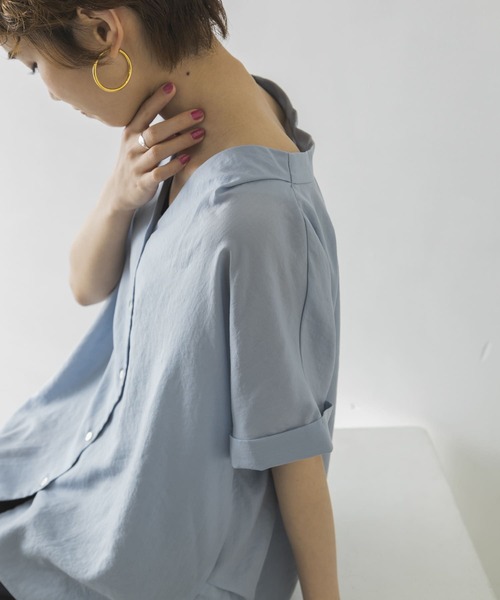 URBAN RESEARCH(アーバンリサーチ)の「エアリーブロード半袖シャツ(シャツ/ブラウス・レディース・チャコールグレー/オフホワイト/ブルー系その他/モカ・FREE)」の11枚目の写真