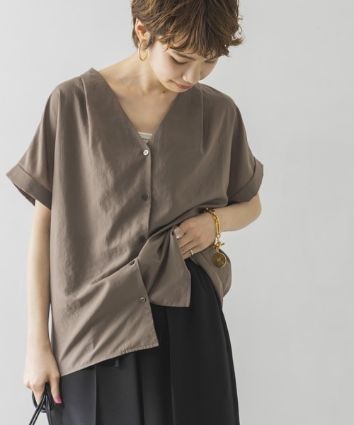 URBAN RESEARCH(アーバンリサーチ)の「エアリーブロード半袖シャツ(シャツ/ブラウス・レディース・チャコールグレー/オフホワイト/ブルー系その他/モカ・FREE)」の20枚目の写真