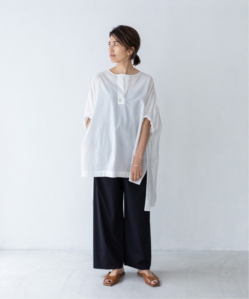 IENA（イエナ）の「maison MANTECO ギャザースリーブブラウス◆（シャツ/ブラウス・レディース・ホワイト/ブラック・FREE）」の15枚目の写真