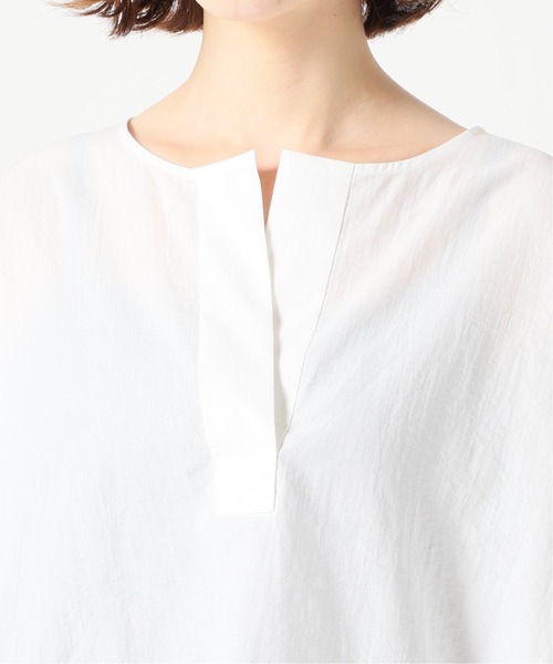 IENA（イエナ）の「maison MANTECO ギャザースリーブブラウス◆（シャツ/ブラウス・レディース・ホワイト/ブラック・FREE）」の20枚目の写真