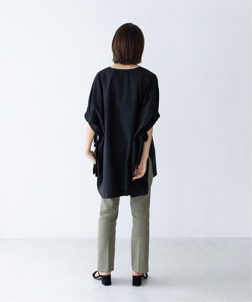 IENA（イエナ）の「maison MANTECO ギャザースリーブブラウス◆（シャツ/ブラウス・レディース・ホワイト/ブラック・FREE）」の9枚目の写真