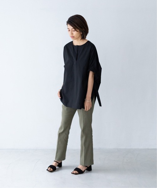 IENA（イエナ）の「maison MANTECO ギャザースリーブブラウス◆（シャツ/ブラウス・レディース・ホワイト/ブラック・FREE）」の14枚目の写真