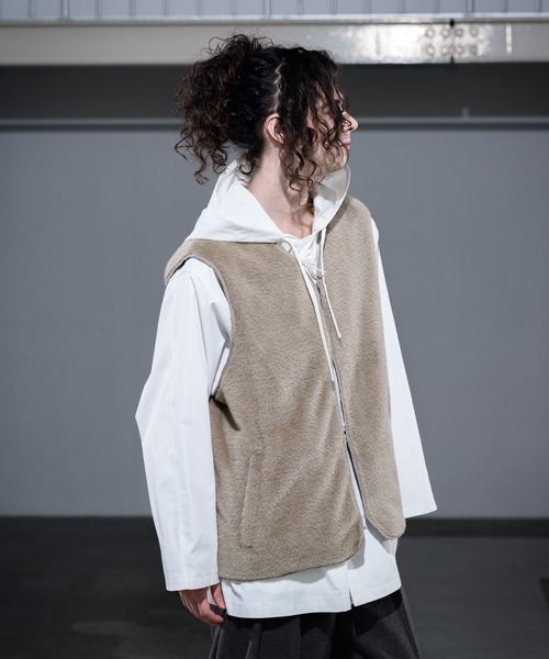 CASPER JOHN（キャスパージョン）の「Hook Fur Vest/フックファーベスト（ベスト・メンズ・ブラック/グレイッシュベージュ・SMALL/MEDIUM/LARGE）」の11枚目の写真