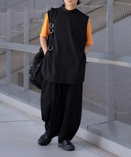 unlow（アンロー）の「パイピングスタンドカラーベスト（セットアップ対応）（ベスト・メンズ・ライトグレー/ブラック・M/L）」の16枚目の写真