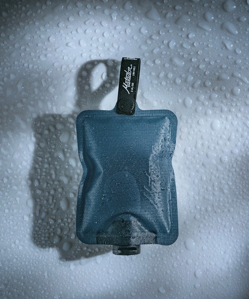 Matador（マタドール）の「Matador/マタドール FlatPak Bottle 3-pack/フラットパック トイレタリーボトル 3パック（トラベルグッズ・メンズ・チャコールグレー/マルチ/その他・FREE）」の19枚目の写真