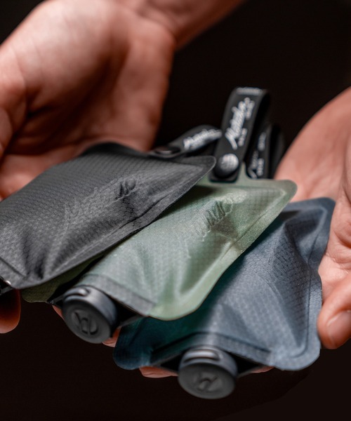 Matador（マタドール）の「Matador/マタドール FlatPak Bottle 3-pack/フラットパック トイレタリーボトル 3パック（トラベルグッズ・メンズ・チャコールグレー/マルチ/その他・FREE）」の14枚目の写真