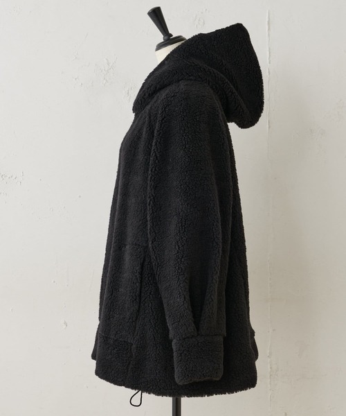 BEARDSLEY（ビアズリー）の「ウールを混紡し、ボリューム感のある肉厚の生地を使用したトスカーナトイプーブルゾン（ブルゾン・レディース・アイボリー/ブラック・FREE）」の21枚目の写真