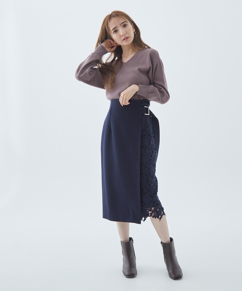 Fabulous Angela(ファビュラスアンジェラ)の「Vネックニットトップス(ニット/セーター・レディース・ブルー/カーキ/モカ・FREE)」の16枚目の写真