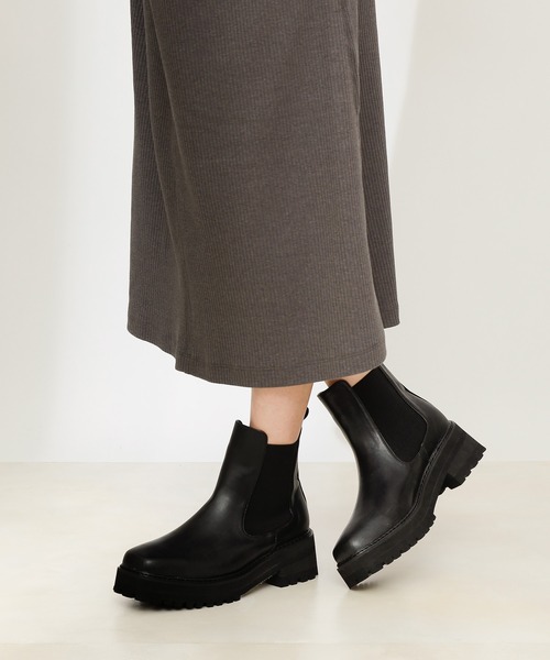 COLONY 2139（コロニートゥーワンスリーナイン）の「【マカロンFoot】チェルシーショートブーツ/サイドゴアブーツ（ブーツ・レディース・ブラック・23cm/24cm/25cm）」の3枚目の写真