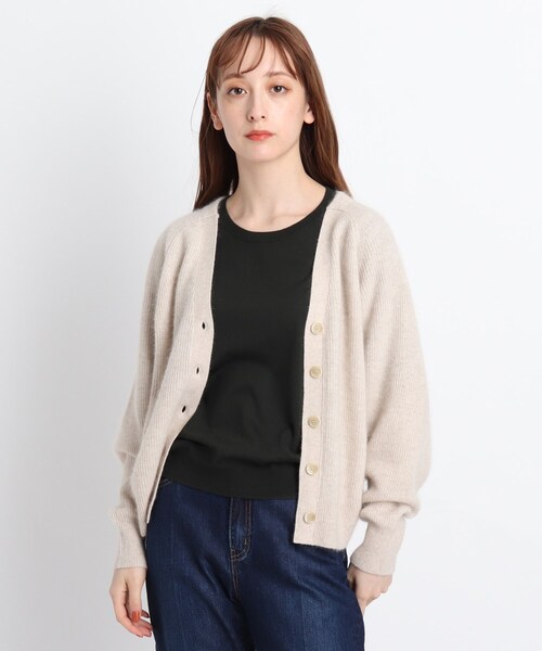 INDIVI（インディヴィ）の「◆ヘアリーラグランVネックカーディガン（カーディガン/ボレロ・レディース・ライトグレー系8/ダークブラウン系8/ベージュ系その他7/ブルー系8・05/38/34）」の3枚目の写真