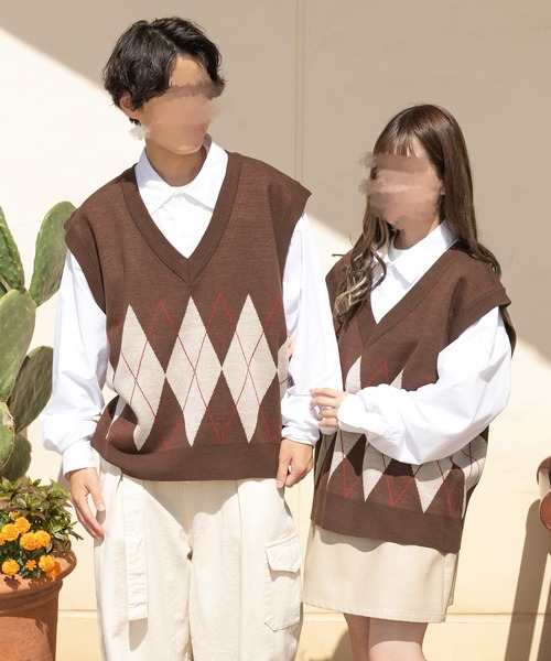 PairPair（ペアペア）の「アーガイル柄ニットベスト(ユニセックス)（ベスト・レディース・ブラウン/アイボリー/グリーン・LARGE/MEDIUM）」の3枚目の写真