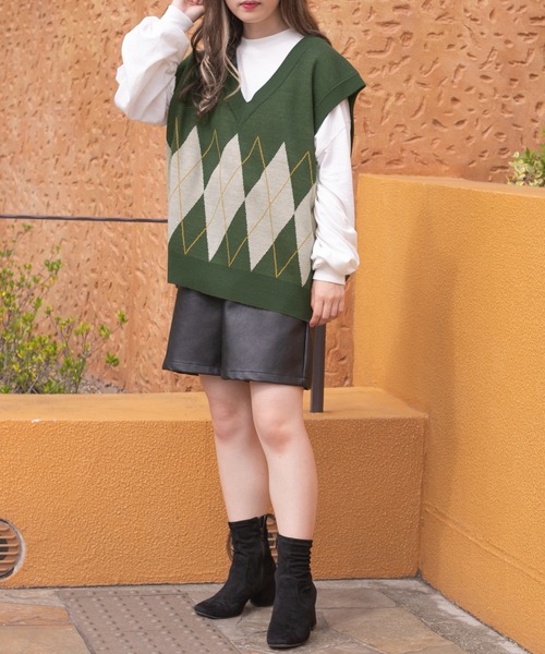 PairPair（ペアペア）の「アーガイル柄ニットベスト(ユニセックス)（ベスト・レディース・ブラウン/アイボリー/グリーン・LARGE/MEDIUM）」の4枚目の写真