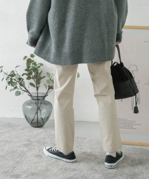 URBAN RESEARCH DOORS（アーバンリサーチドアーズ）の「バックツイルストレッチイージーパンツ（その他パンツ・レディース・オリーブ/ブラック/ライトベージュ・36/38）」の14枚目の写真