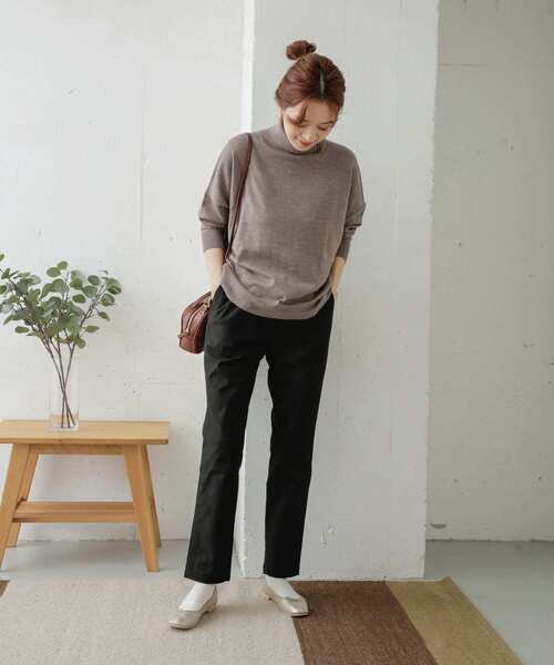 URBAN RESEARCH DOORS（アーバンリサーチドアーズ）の「バックツイルストレッチイージーパンツ（その他パンツ・レディース・オリーブ/ブラック/ライトベージュ・36/38）」の21枚目の写真