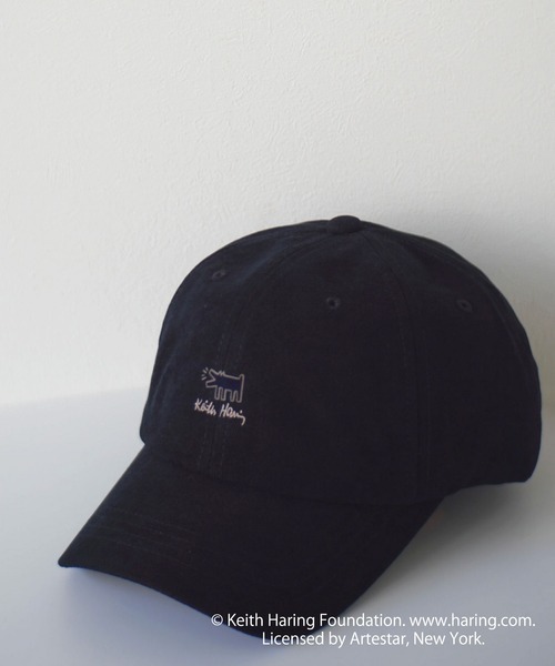 Keith Haring(キース・ヘリング)の「【 Keith Haring / キースへリング 】 フロッキープリント&刺繍ロゴ キャップ(キャップ・メンズ・マスタード/ベージュ/ブラック/ネイビー・FREE)」の4枚目の写真