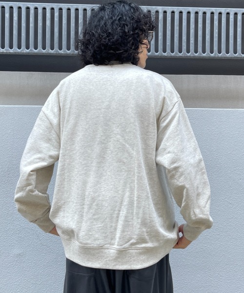 CPCM（シーピーシーエム）の「WEB限定/アフロ刺繍裏毛クルーネックスウェット（スウェット・メンズ・オフホワイト/チャコールグレー/グリーン・MEDIUM/LARGE/X-LARGE）」の20枚目の写真