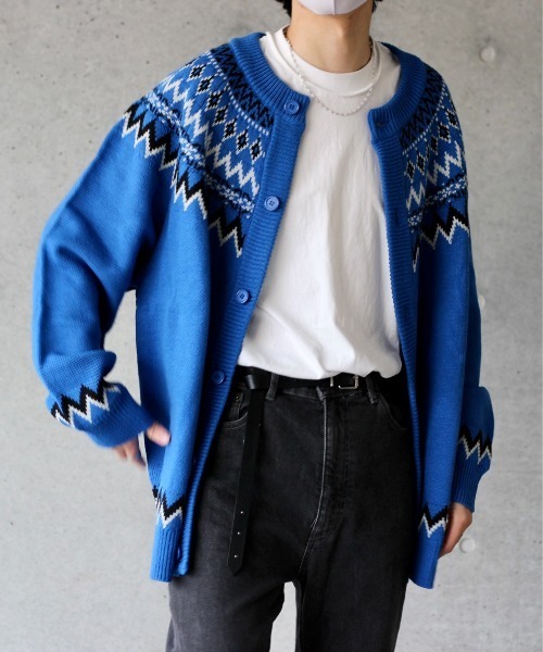 y/m by れぽすけ(イムバイレポスケ)の「ノルディック柄クルーネックオーバーニットカーデ(カーディガン/ボレロ・メンズ・ベージュ/ブルー・MEDIUM/LARGE)」の2枚目の写真