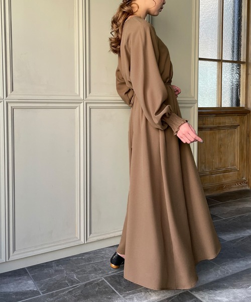 JUNOAH（ジュノア）の「スキッパーくるみボタンワンピース